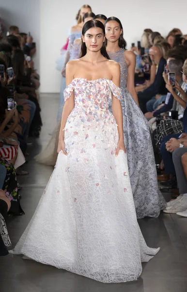 Pamella Roland 2020 Yaz Pist Şovu