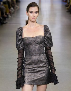 Vivienne Hu 2020 Yaz Pist Şovu