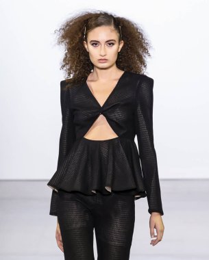 Vivienne Hu 2020 Yaz Pist Şovu