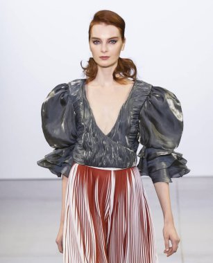 Vivienne Hu 2020 Yaz Pist Şovu