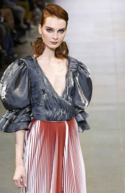 Vivienne Hu 2020 Yaz Pist Şovu