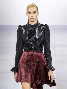 Vivienne Hu 2020 Yaz Pist Şovu