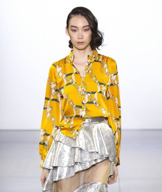 Vivienne Hu 2020 Yaz Pist Şovu