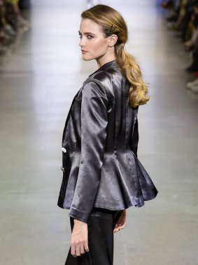 Vivienne Hu 2020 Yaz Pist Şovu