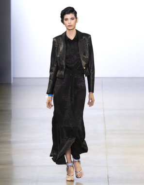 Vivienne Hu 2020 Yaz Pist Şovu