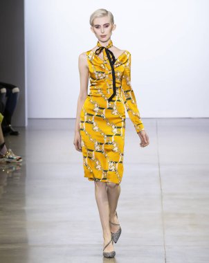 Vivienne Hu 2020 Yaz Pist Şovu