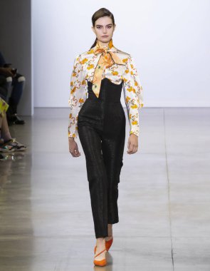 Vivienne Hu 2020 Yaz Pist Şovu