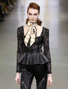 Vivienne Hu 2020 Yaz Pist Şovu