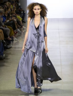 Vivienne Hu 2020 Yaz Pist Şovu