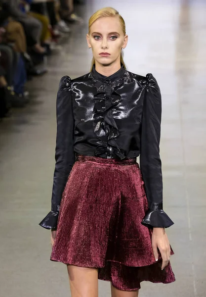 Vivienne Hu 2020 Yaz Pist Şovu