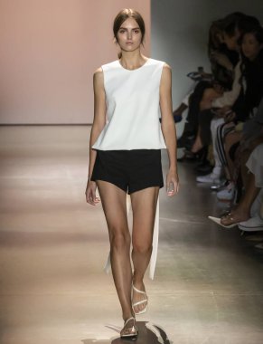 Leyii Kore Konsepti Yaz 2020 Şovunu Giymeye Hazır