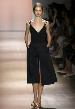 Leyii Kore Konsepti Yaz 2020 Şovunu Giymeye Hazır