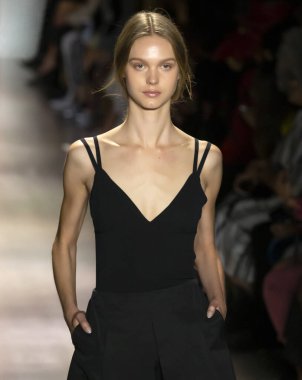 Leyii Kore Konsepti Yaz 2020 Şovunu Giymeye Hazır