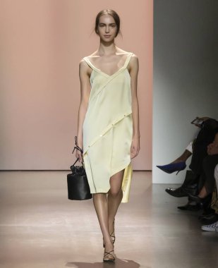 Leyii Kore Konsepti Yaz 2020 Şovunu Giymeye Hazır