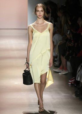 Leyii Kore Konsepti Yaz 2020 Şovunu Giymeye Hazır