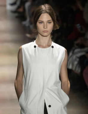 Leyii Kore Konsepti Yaz 2020 Şovunu Giymeye Hazır