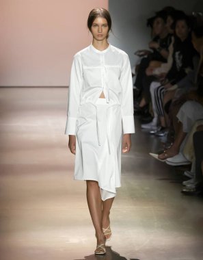 Leyii Kore Konsepti Yaz 2020 Şovunu Giymeye Hazır