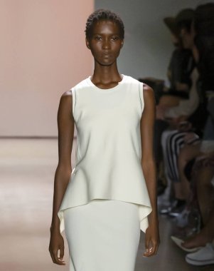 Leyii Kore Konsepti Yaz 2020 Şovunu Giymeye Hazır