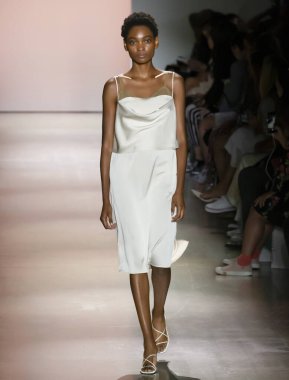 Leyii Kore Konsepti Yaz 2020 Şovunu Giymeye Hazır