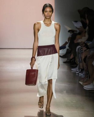 Leyii Kore Konsepti Yaz 2020 Şovunu Giymeye Hazır