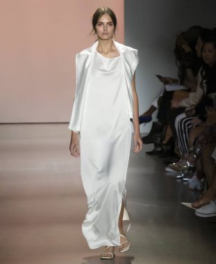 Leyii Kore Konsepti Yaz 2020 Şovunu Giymeye Hazır