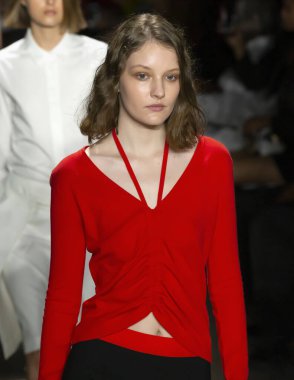 Leyii Kore Konsepti Yaz 2020 Şovunu Giymeye Hazır