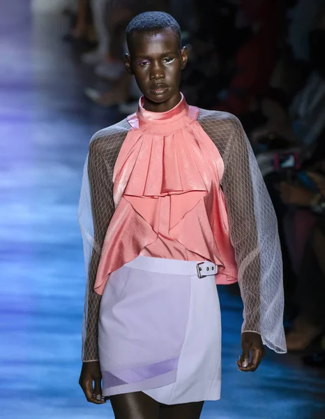 Kore Konsepti için Liie 2020 Yaz Şovunu Giymeye Hazır