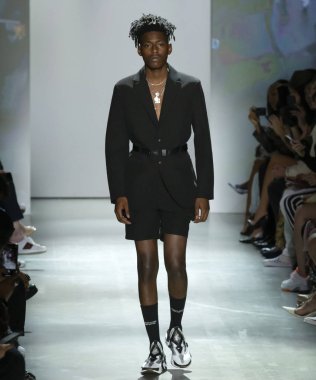 Kore Konsepti için Iise Yaz 2020 Şovu Giymeye Hazır