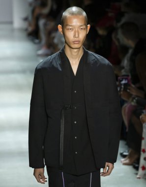 Kore Konsepti için Iise Yaz 2020 Şovu Giymeye Hazır