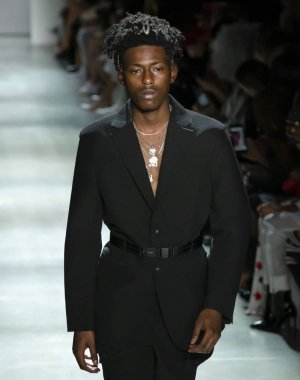 Kore Konsepti için Iise Yaz 2020 Şovu Giymeye Hazır