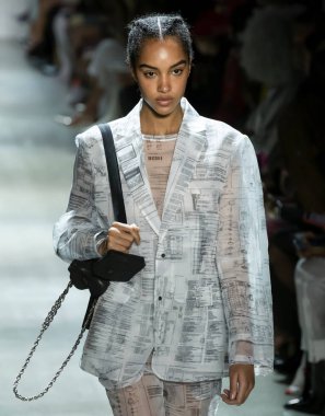 Kore Konsepti için Iise Yaz 2020 Şovu Giymeye Hazır