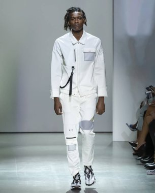 Kore Konsepti için Iise Yaz 2020 Şovu Giymeye Hazır