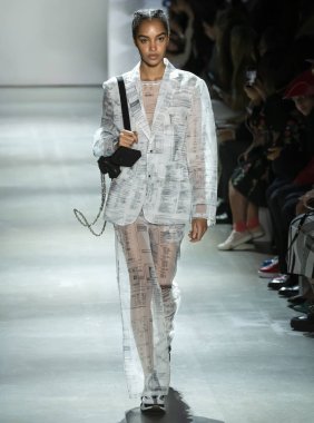 Kore Konsepti için Iise Yaz 2020 Şovu Giymeye Hazır