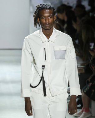 Kore Konsepti için Iise Yaz 2020 Şovu Giymeye Hazır