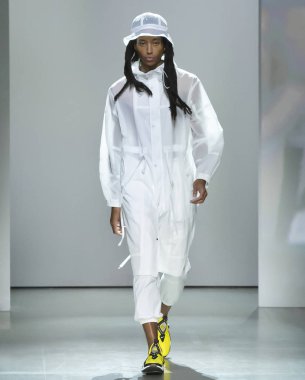 Kore Konsepti için Iise Yaz 2020 Şovu Giymeye Hazır