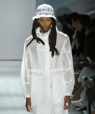 Kore Konsepti için Iise Yaz 2020 Şovu Giymeye Hazır