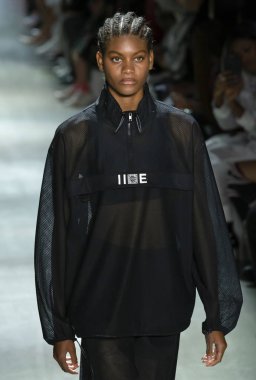 Kore Konsepti için Iise Yaz 2020 Şovu Giymeye Hazır