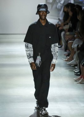 Kore Konsepti için Iise Yaz 2020 Şovu Giymeye Hazır