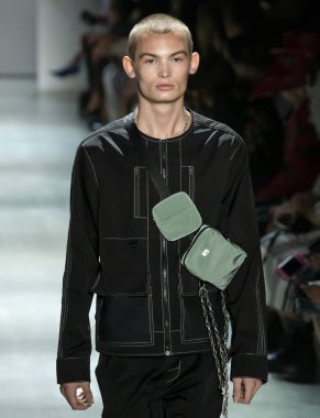 Kore Konsepti için Iise Yaz 2020 Şovu Giymeye Hazır