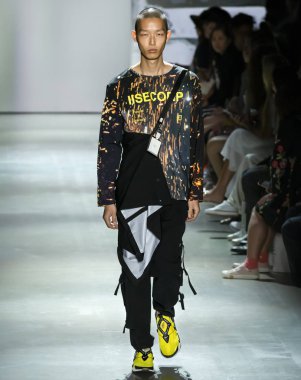 Kore Konsepti için Iise Yaz 2020 Şovu Giymeye Hazır