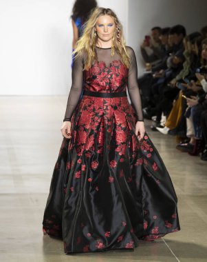 Tadashi Shoji Şov, Runway, Güz Kış 2020, New York Moda W