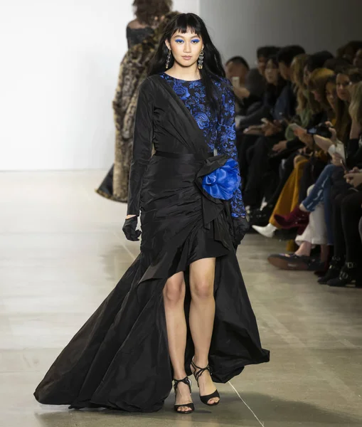 Tadashi Shoji show, Runway, Fall Winter 2020, New York Fashion W — Stock fotografie