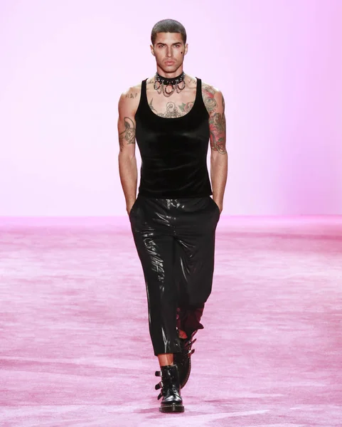 Spectacle Christian Siriano, Piste, Automne Hiver 2020, New York Fashi — Photo