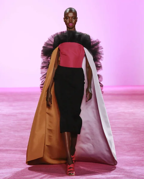 Christian Siriano show, Pista, Otoño Invierno 2020, Nueva York Fashi — Foto de Stock