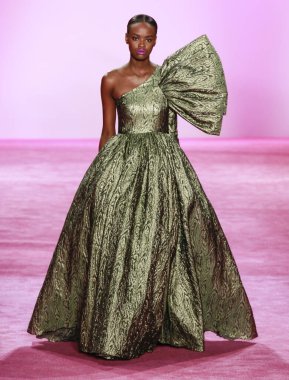 Christian Siriano Show, Runway, Güz Kış 2020, New York Fashi