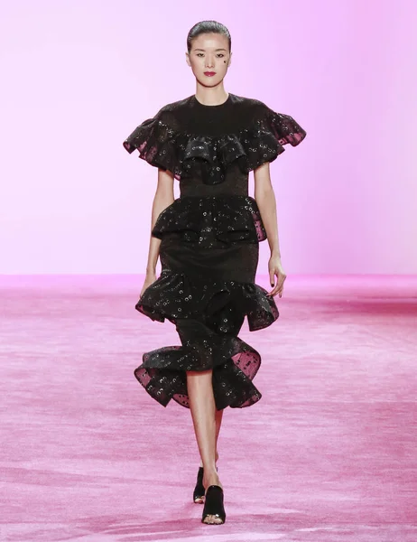 Christian Siriano Show, Laufsteg, Herbst Winter 2020, New York Fashi — Stockfoto