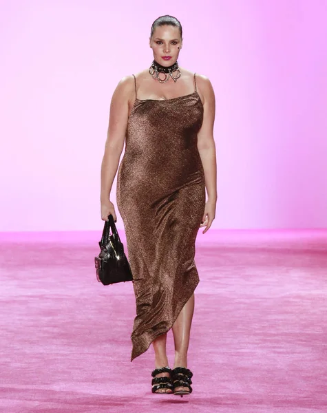 Christian Siriano Show, Laufsteg, Herbst Winter 2020, New York Fashi — Stockfoto