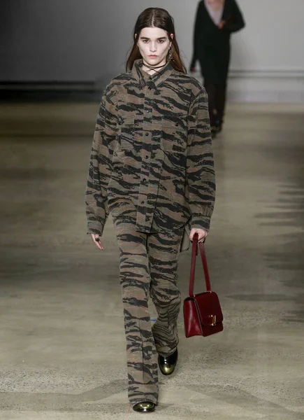 New York New York February 2020 Margriet Loosman Walks Runway — Stock Photo, Image