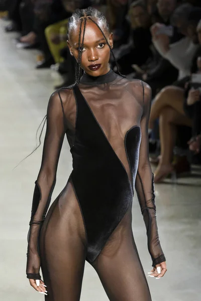 New York New York Febbraio 2020 Herieth Paul Percorre Pista — Foto Stock