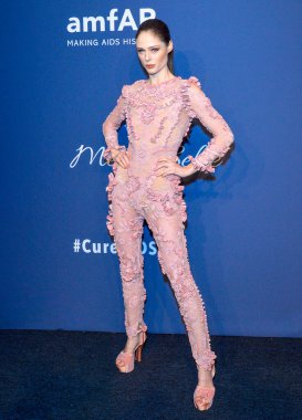 New York, New York - Şubat 05, 2020: Coco Rocha 2020 amfAR New York Galasına katıldı